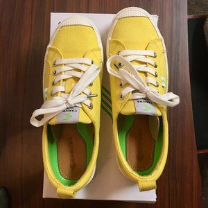 Cariuma Low Canvas Sneakers